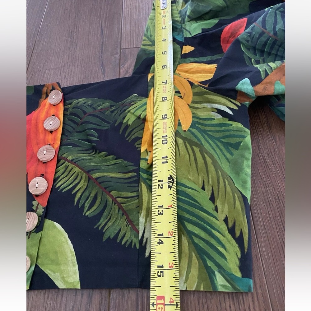 🆕 Farm Rio Cocoa Forest Tropical Print Cropped Button Down Top Size M - Picture 13 of 16
